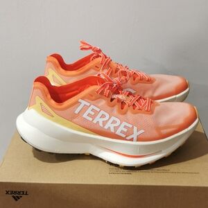 Adidas women's Terrex Agravic 3 Trail Shoes size 39 1/3